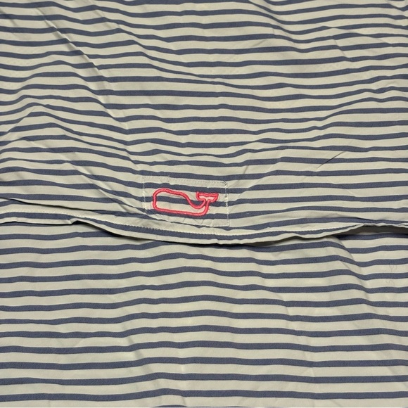 Vineyard Vines Women’s White and Blue Striped Shirt - Picture 12 of 16